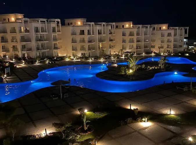 Sunny Sheikh Apartman *